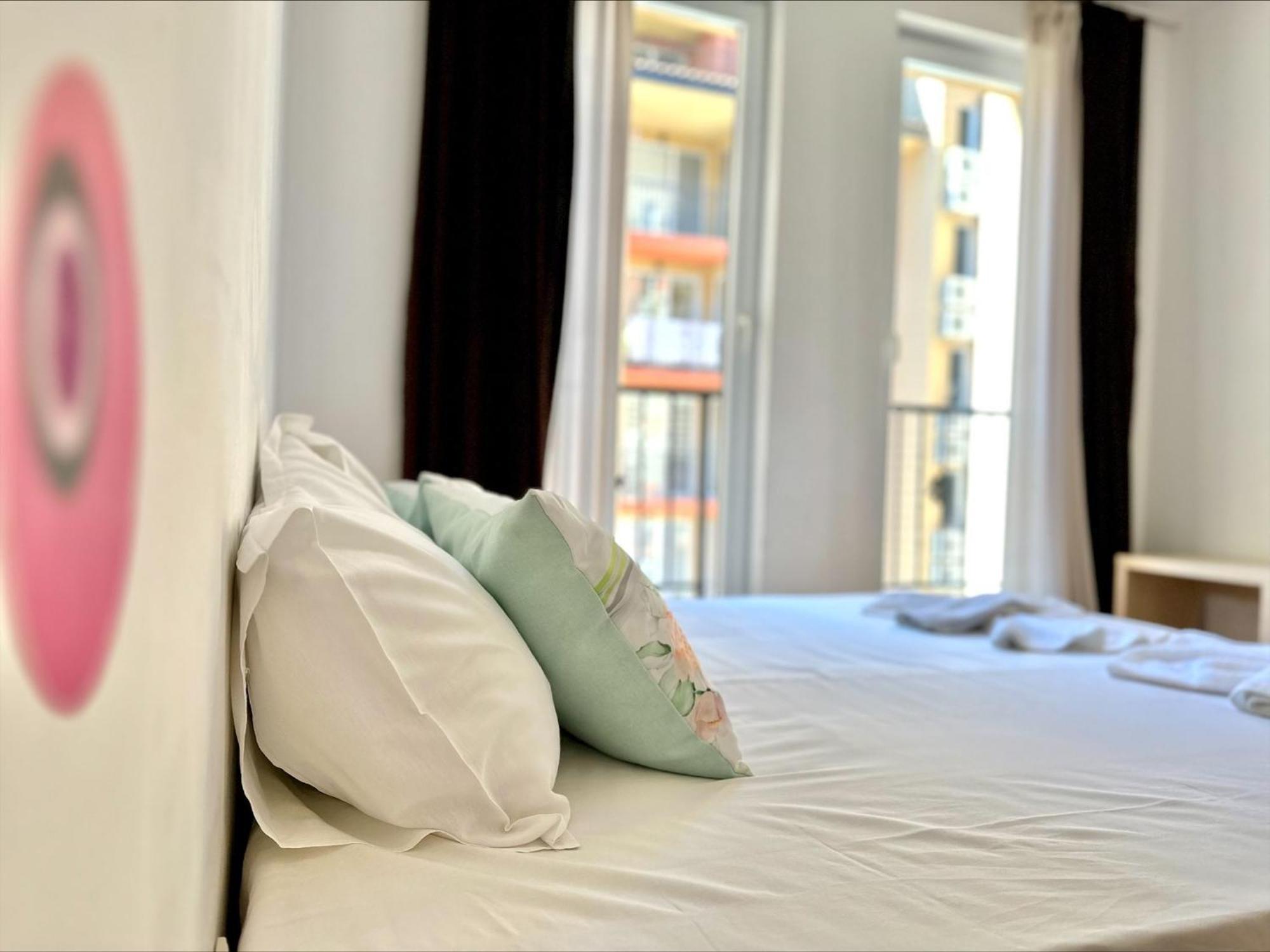 Sunny View Central - Menada Apartments Sunny Beach Room photo