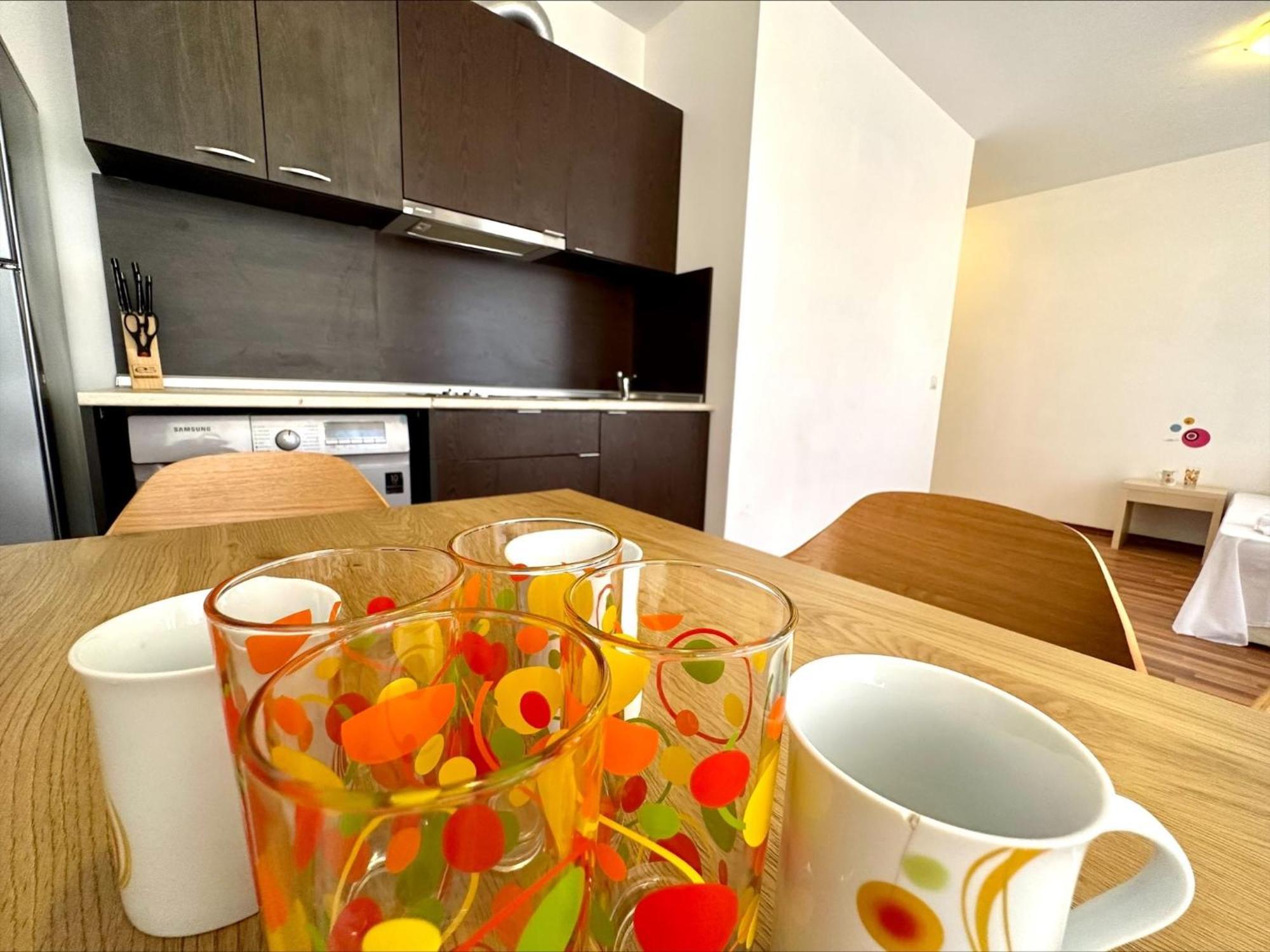 Sunny View Central - Menada Apartments Sunny Beach Room photo