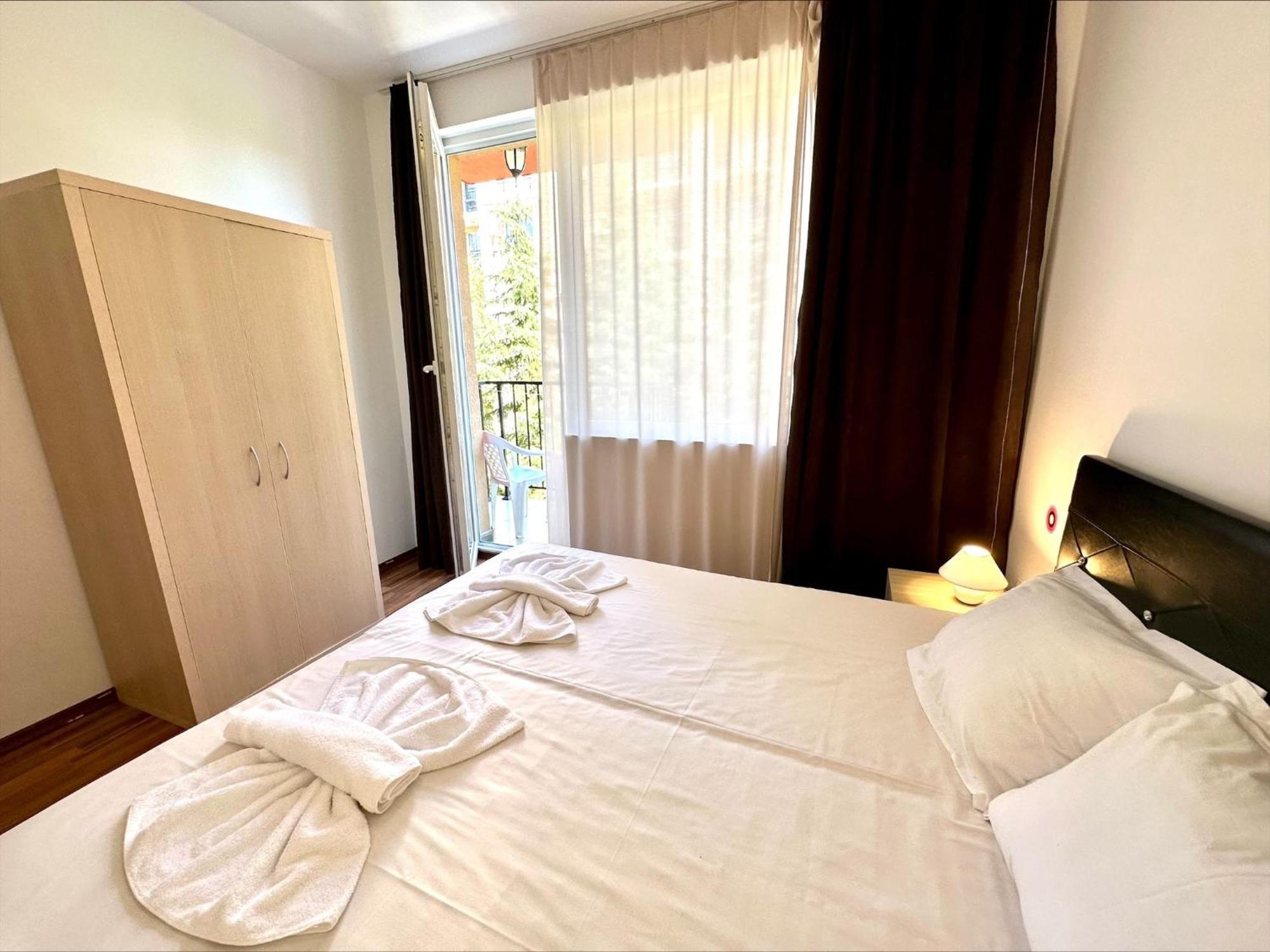 Sunny View Central - Menada Apartments Sunny Beach Room photo